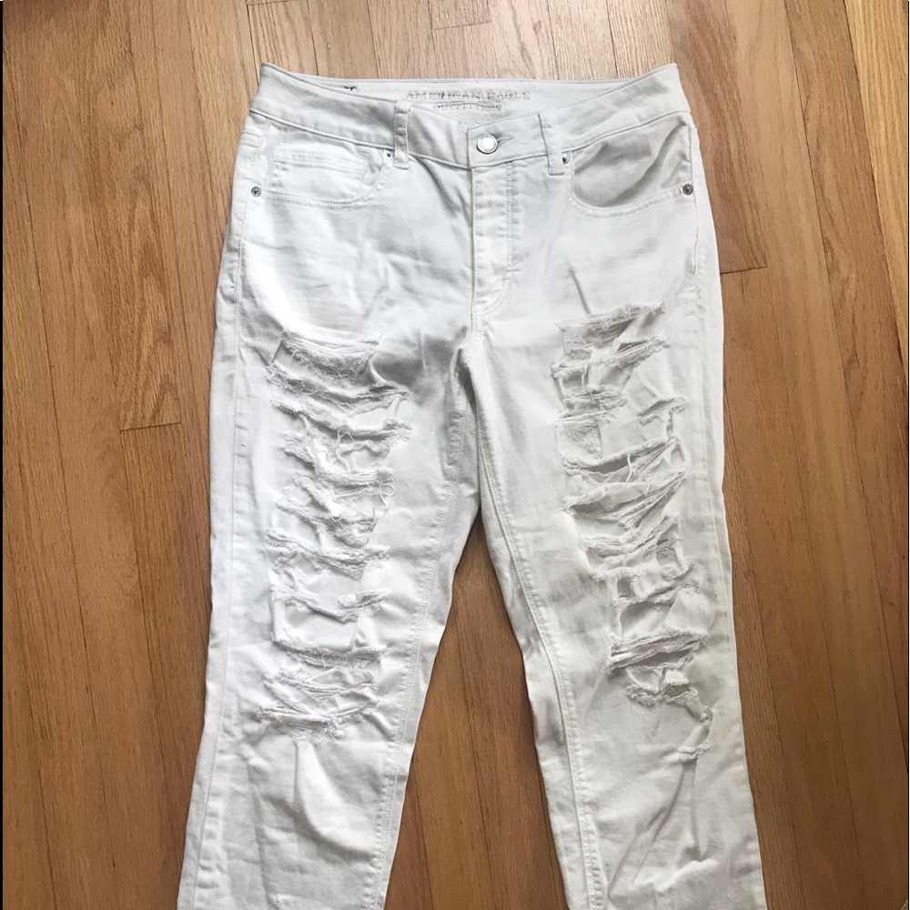 American Eagle white distressed jeans
